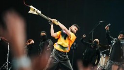 AP Dhillon receives backlash for breaking guitar during his performance at Coachella